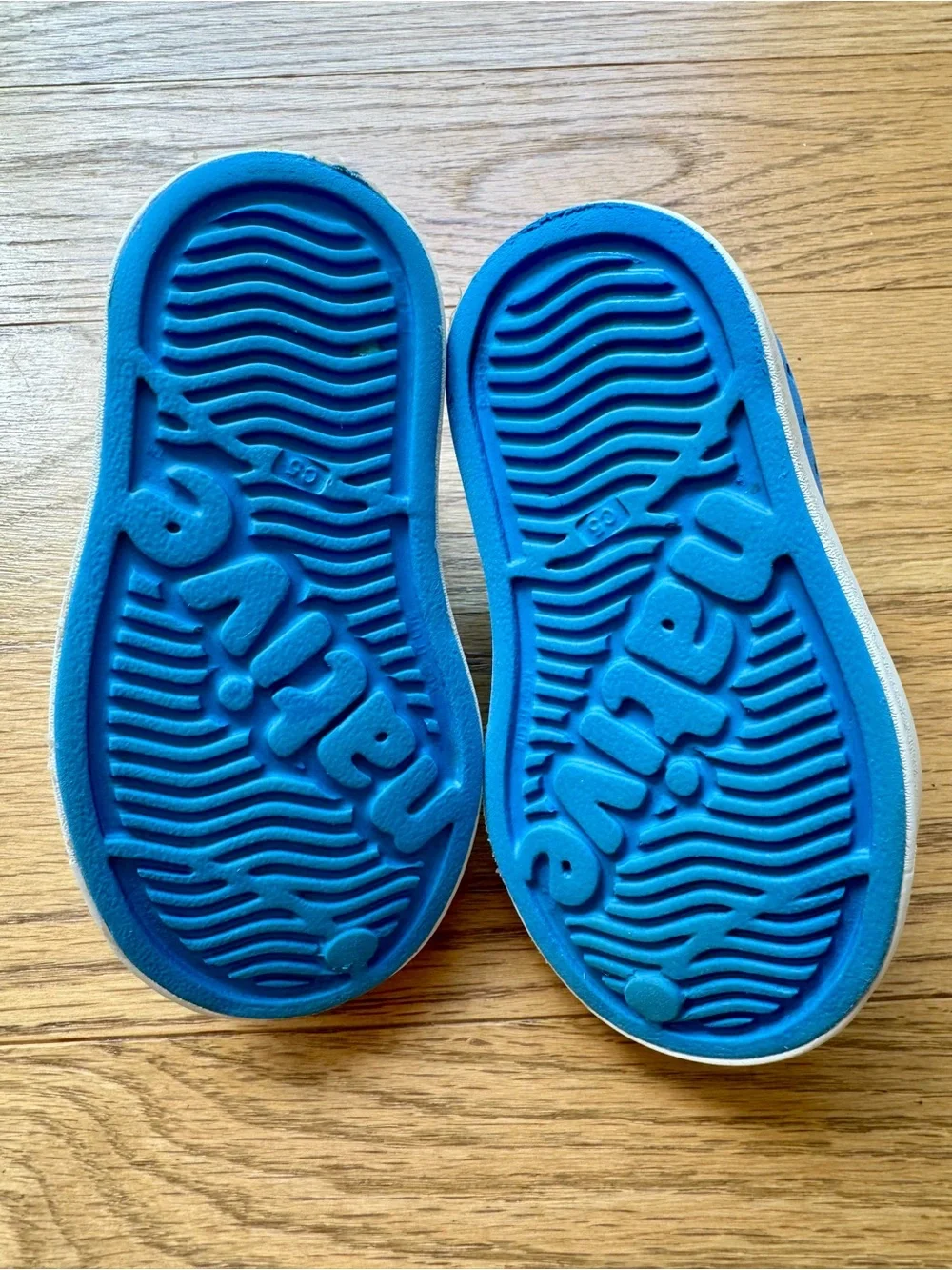 Native Kids Slip-On Water Shoes in Bright Blue with White Toe size 5